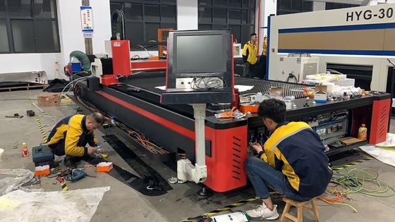 Скорость резки 25 м/мин Металлическая труба Tube Fiber Cutting Machine с Raytools Лазерной головой