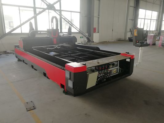 Металлическая применяемая 3015 CNC лазерная режущая машина из алюминия с волоконным лазером массой 5000 кг