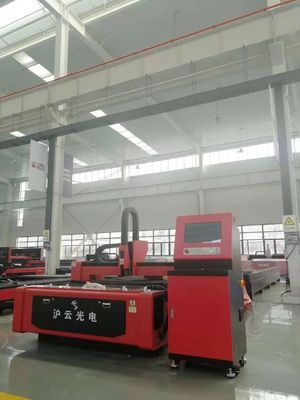 Металлическая применяемая 3015 CNC лазерная режущая машина из алюминия с волоконным лазером массой 5000 кг